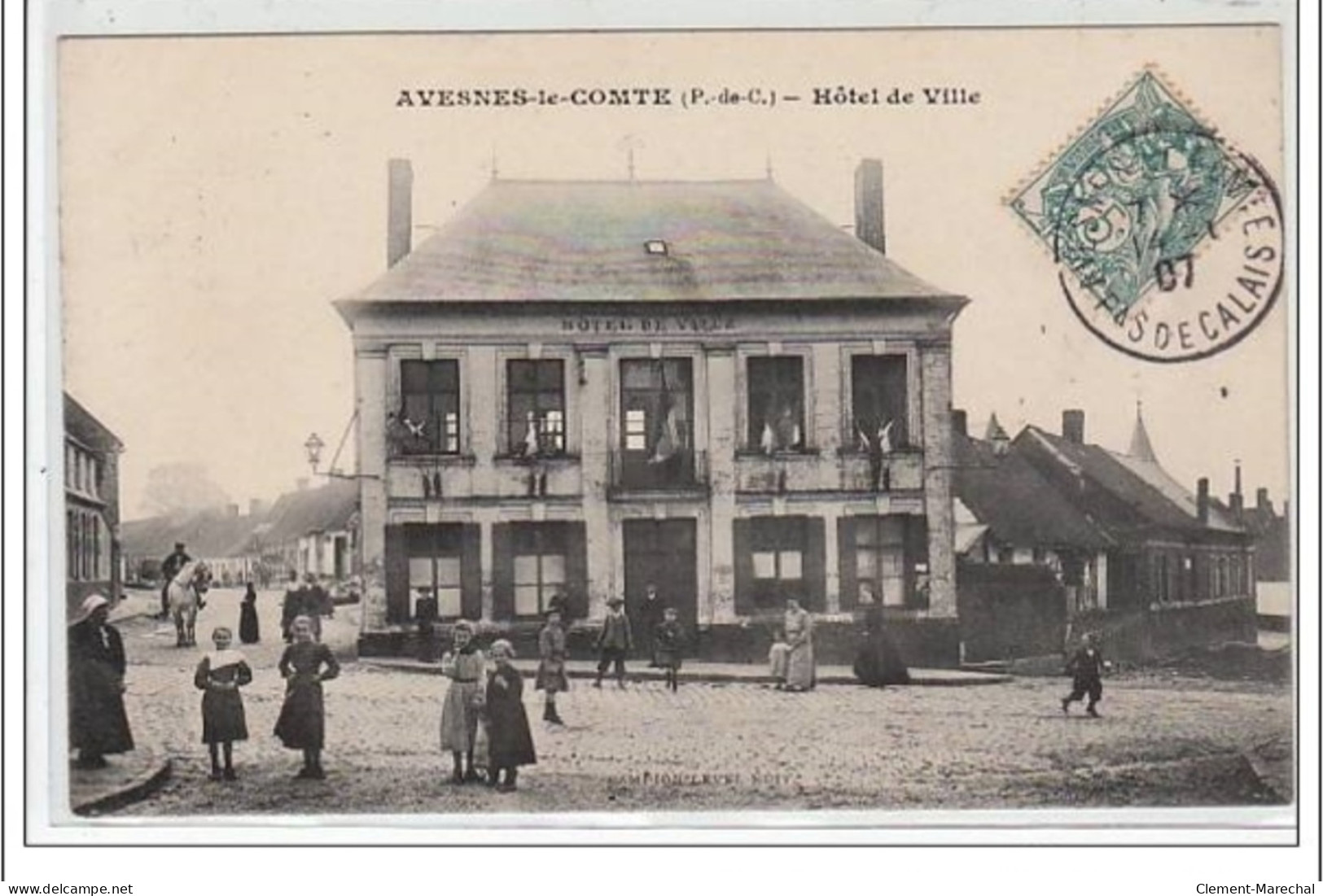 AVESNES LE COMTE : Hôtel De Ville - Très Bon état - Avesnes Le Comte