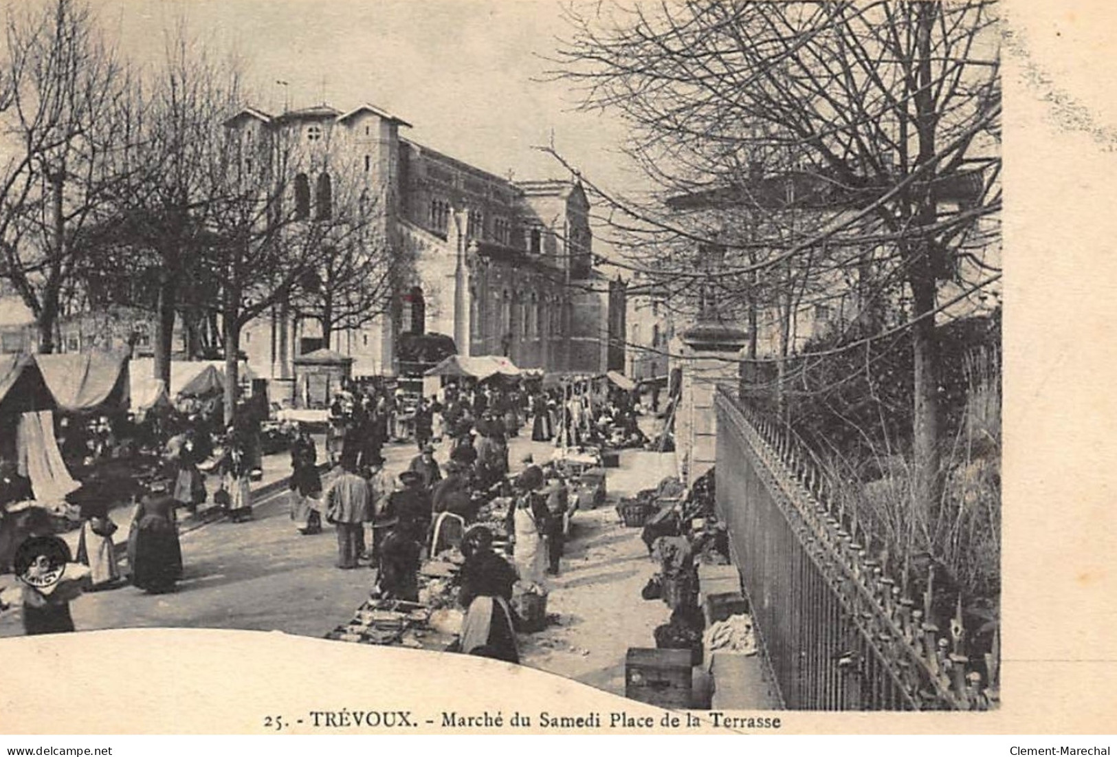 TREVOUX : Marché Du Samedi Place De La Terrasse - Tres Bon Etat - Trévoux