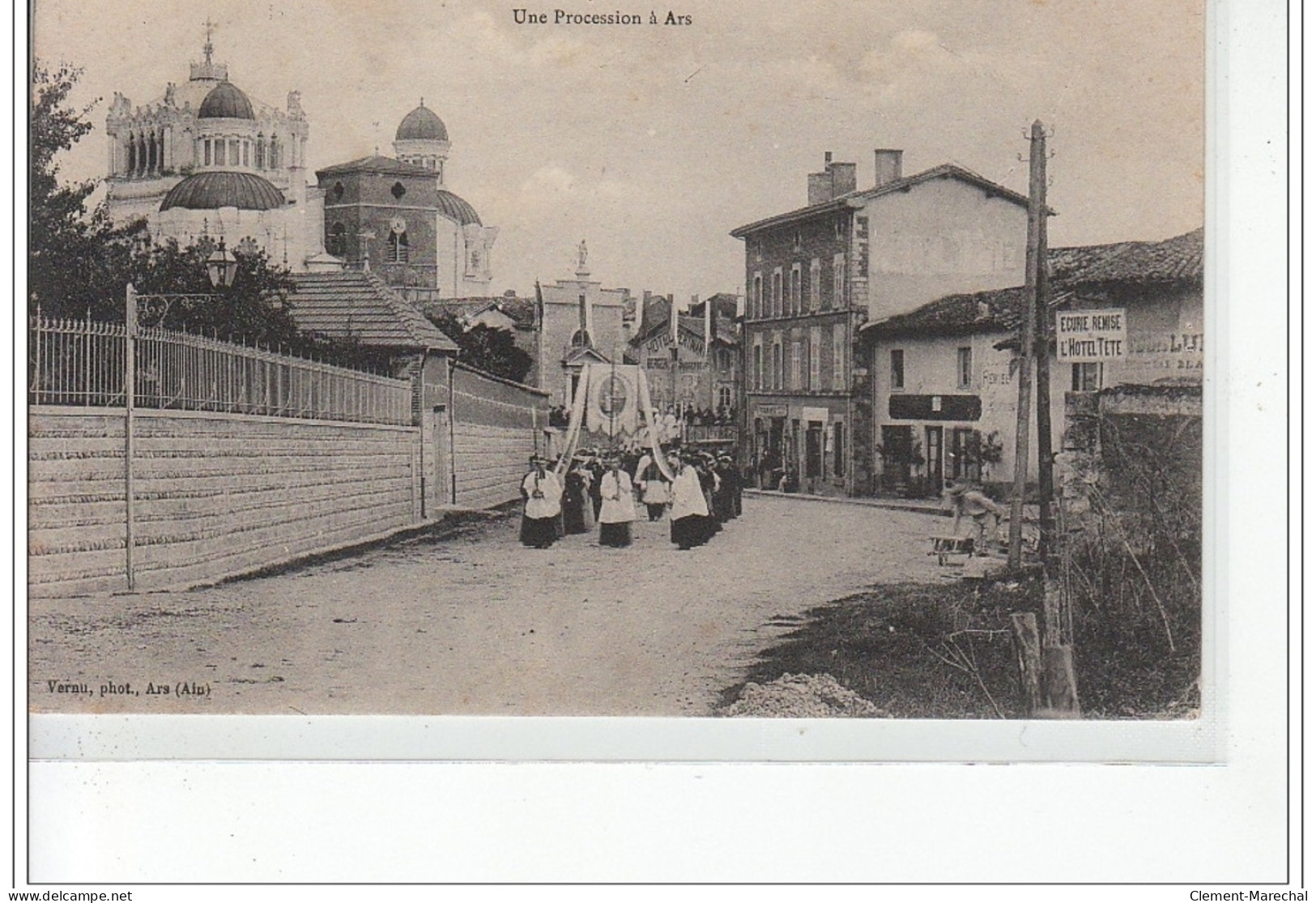 ARS SUR FORMANS - Une Procession à Ars - Très Bon état - Ars-sur-Formans