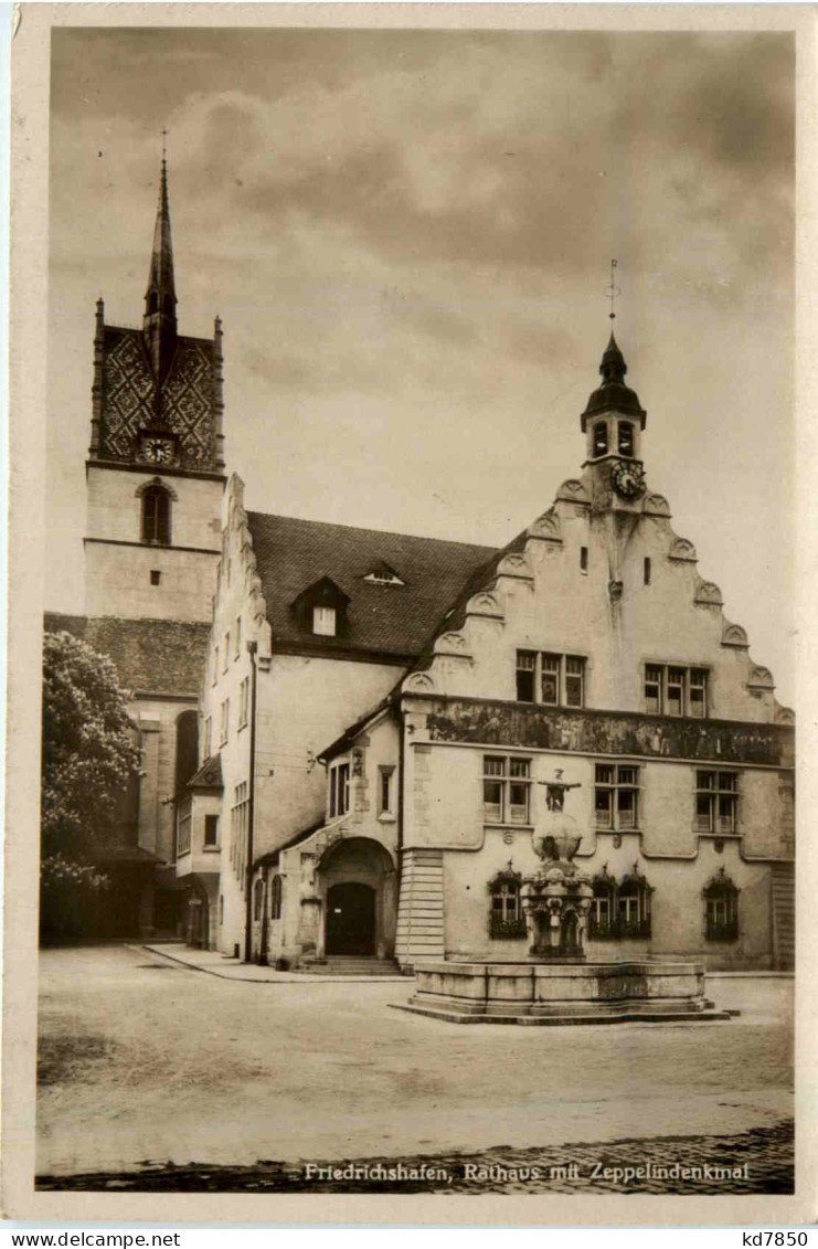 Friedrichshafen, Rathaus Mit Zeppelindenkmal - Friedrichshafen