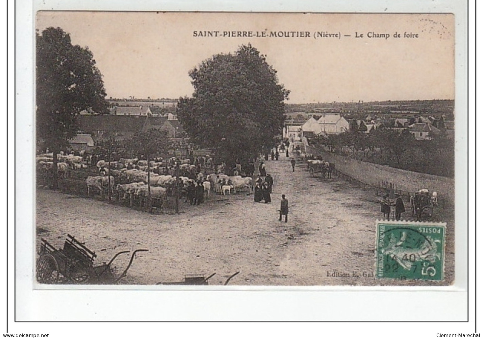 SAINT PIERRE LE MOUTIER - Le Champ De Foire - Très Bon état - Saint Pierre Le Moutier