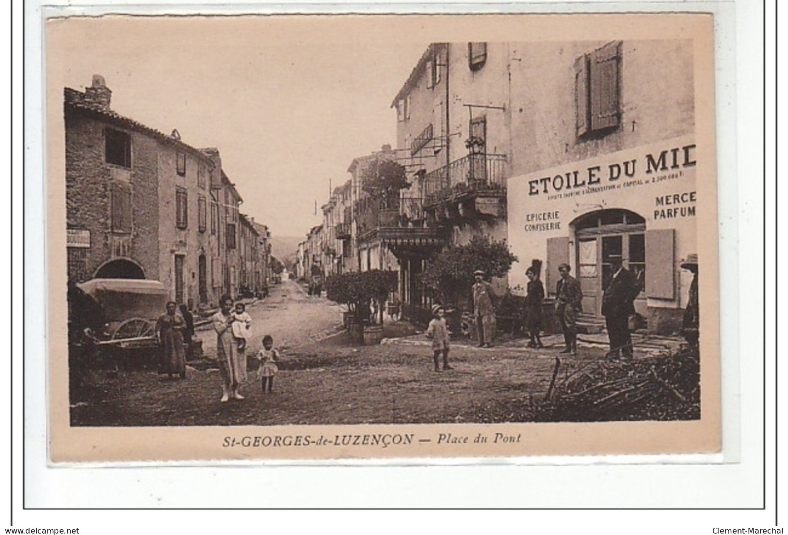 SAINT GEORGES DE LUZENçON - Place Du Pont - Très Bon état - Sonstige & Ohne Zuordnung