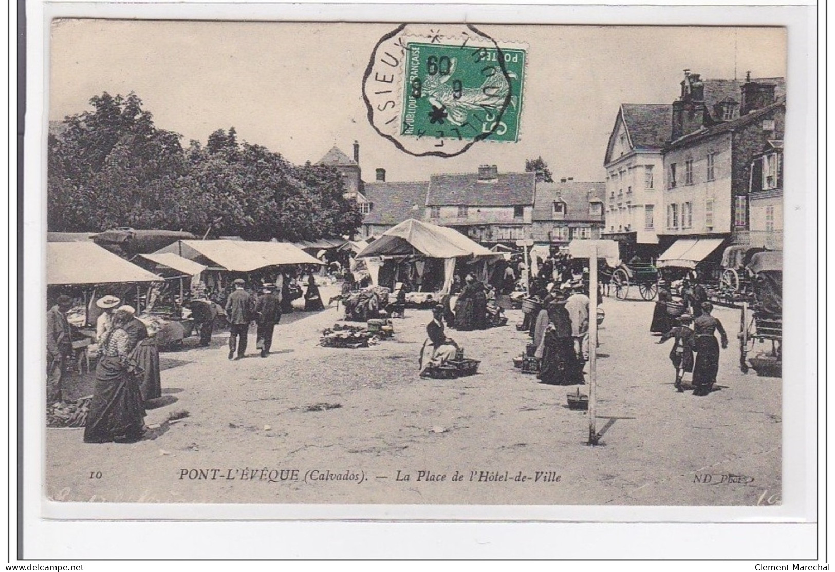 PONT-L'EVEQUE : La Place De L'hotel-de-ville - Tres Bon Etat - Pont-l'Evèque