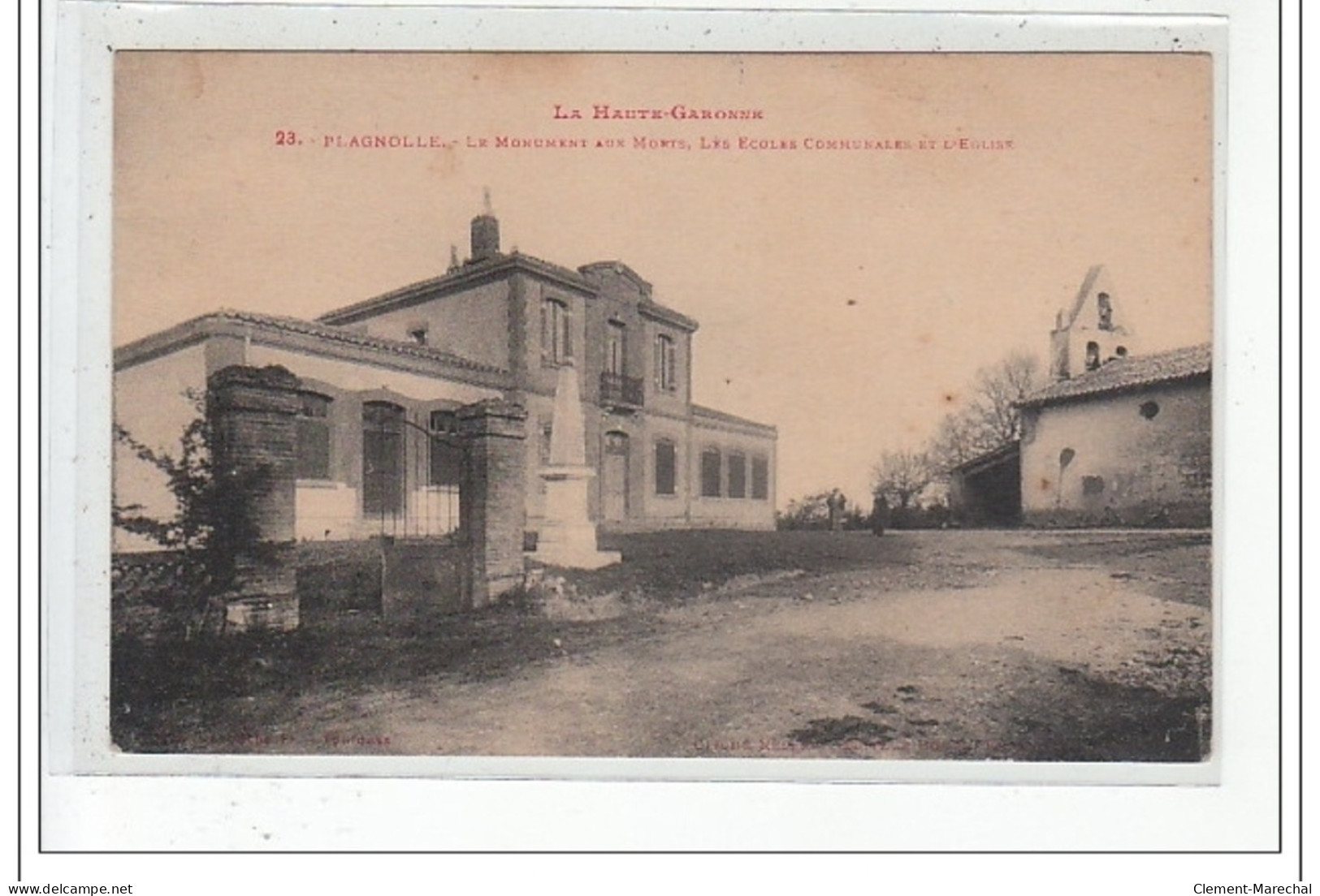 PLAGNOLLE - Le Monument Aux Morts, Les écoles Communales Et L'église - Très Bon état - Other & Unclassified