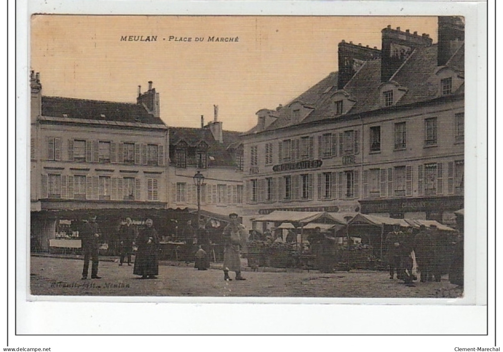 MEULAN - Place Du Marché - état (traces Au Dos) - Meulan