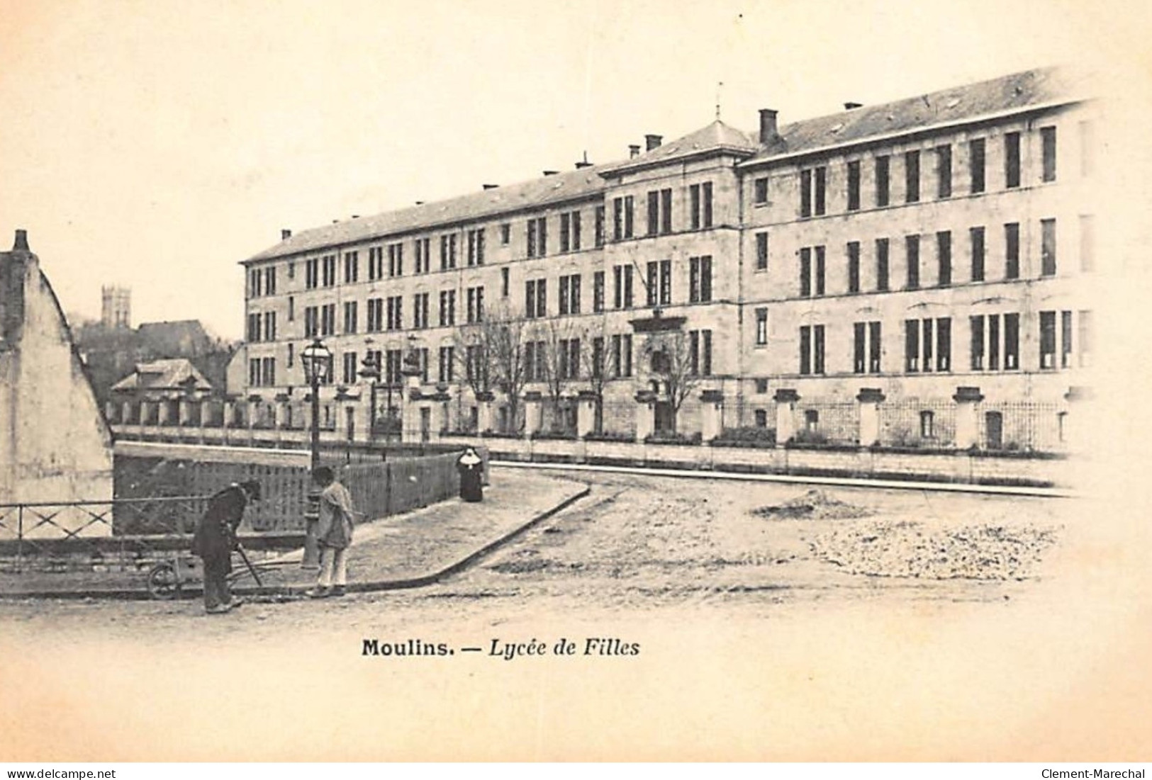MOULINS : Lycée De Filles - Tres Bon Etat - Moulins