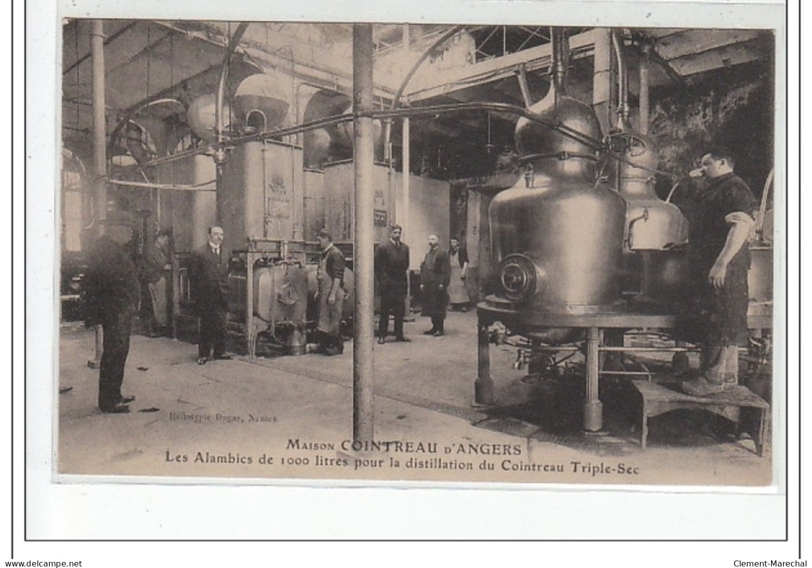 Maison Cointreau D'ANGERS - Les Alambics De 1000 Litres Pour La Distillation Du Cointreau Triple Sec - Très Bon ét - Angers