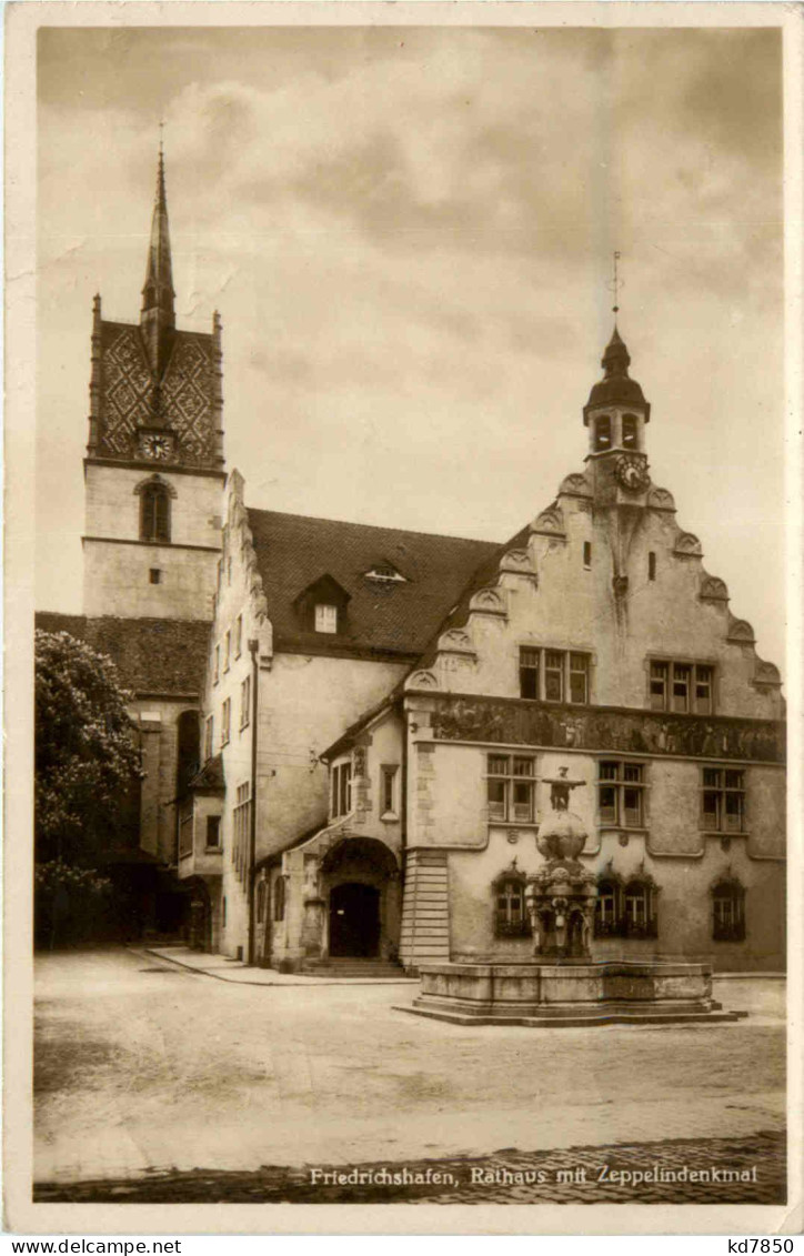 Friedrichshafen, Rathaus Mit Zeppelindenkmal - Friedrichshafen