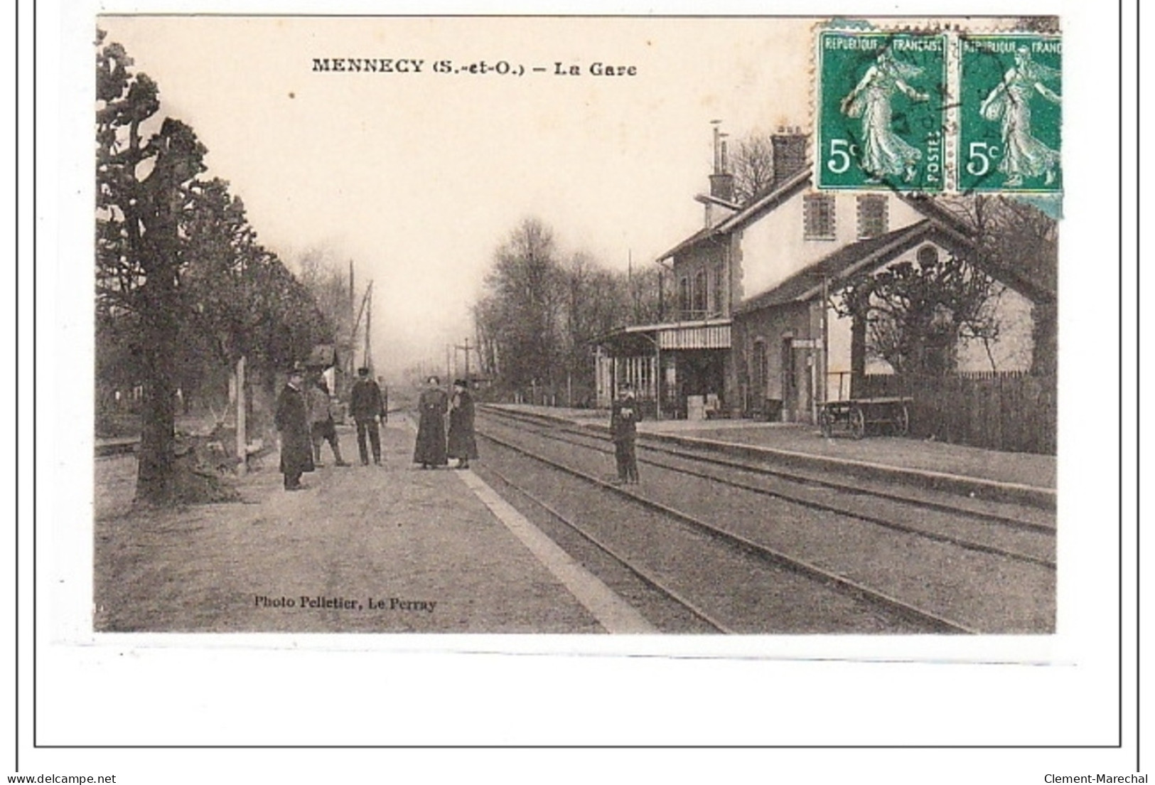 MENNECY : La Gare - Tres Bon Etat - Mennecy