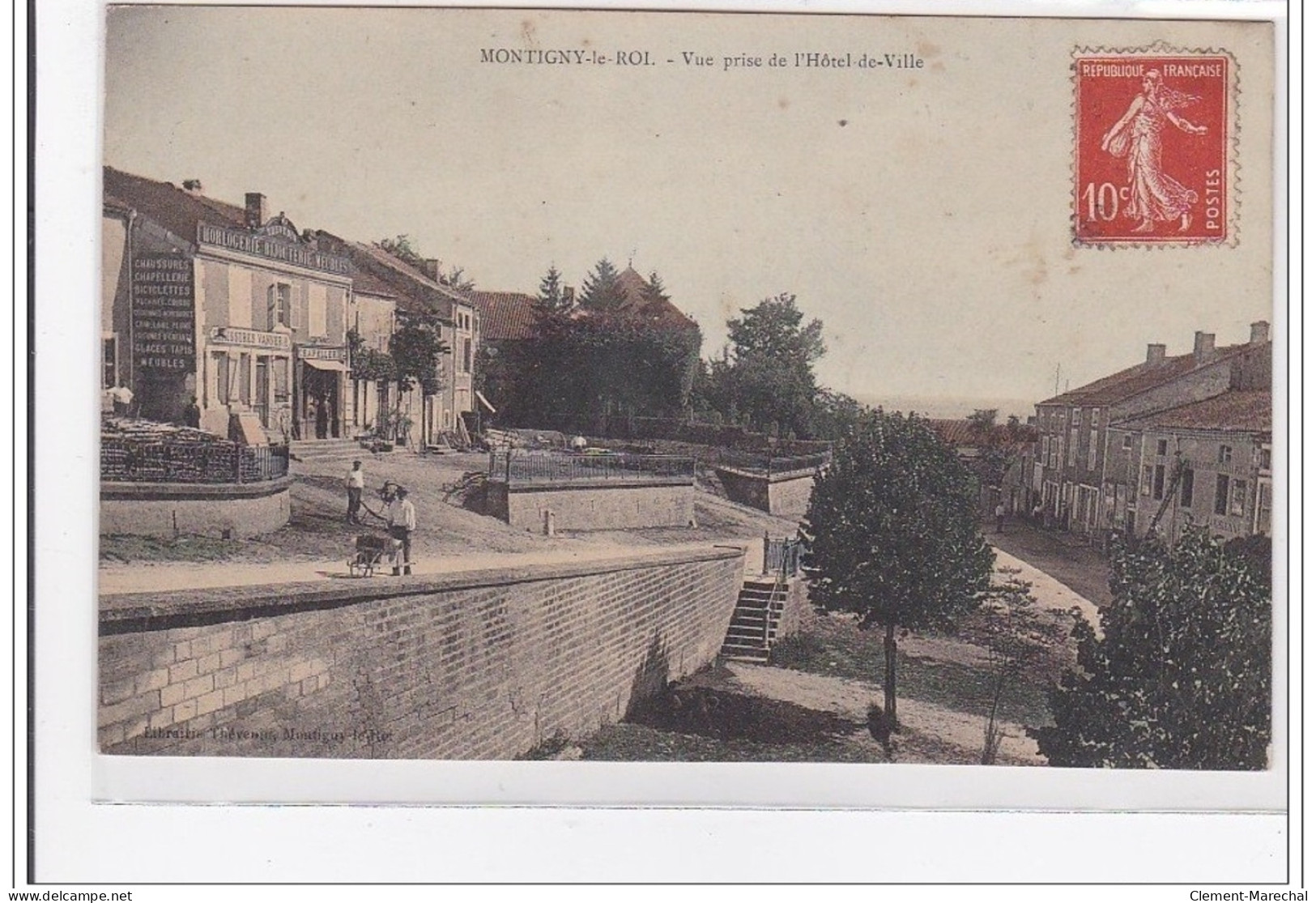 MONTIGNY-le-ROI : Vue Prise De L'hotel-de-ville - Tres Bon Etat - Montigny Le Roi