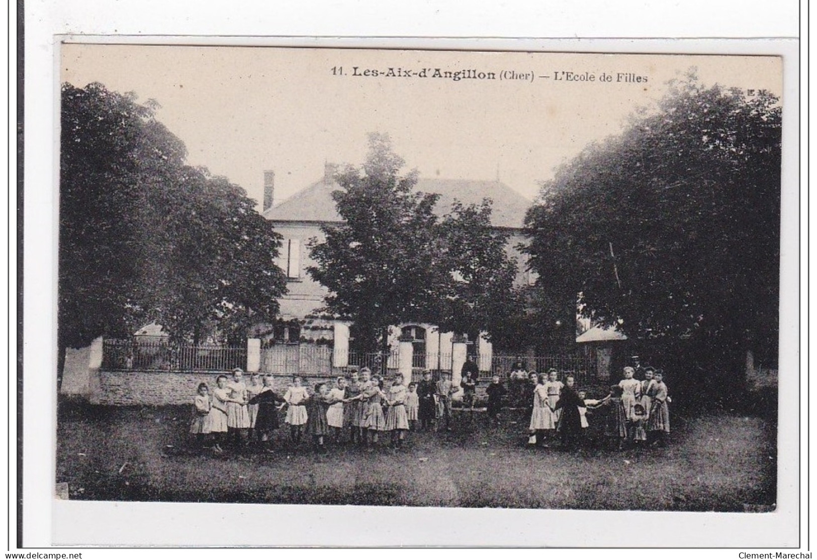 LES-AIX-D'ANGILLON : L'ecole Des Filles - Tres Bon Etat - Les Aix-d'Angillon