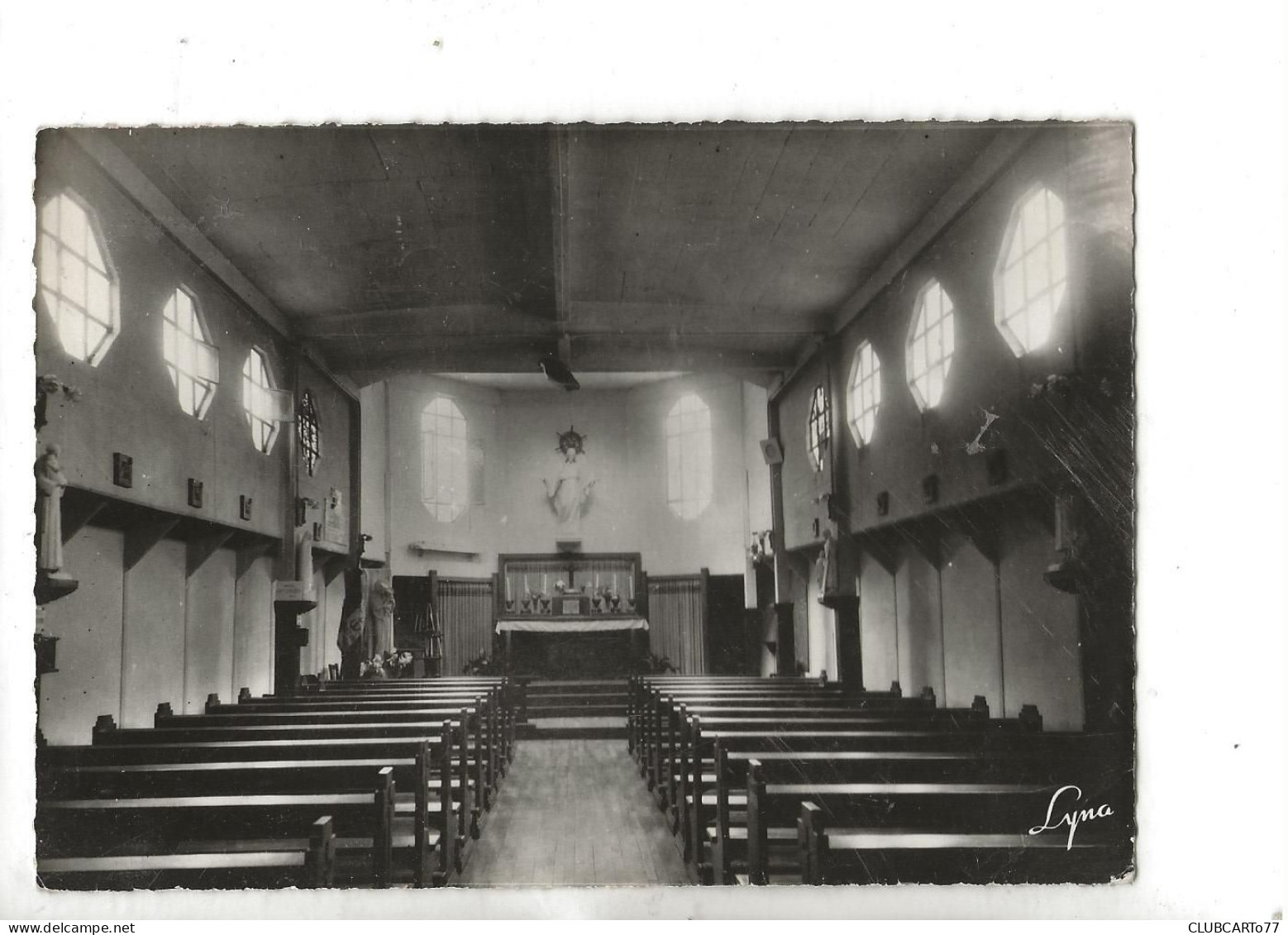 Conflans-Saint-Honorine (78) : L'intérieur De La Chapelle Fluviale Dans La Péniche "Je Sers" En 1970 GF. - Conflans Saint Honorine