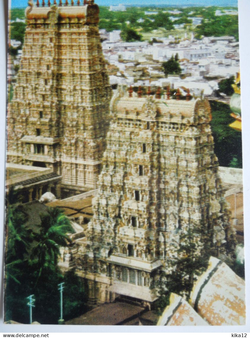Inde  Tamil Nadu  Madurai  Tempe La Déesse Meenakshi  Deux Tours       CP240258 - India