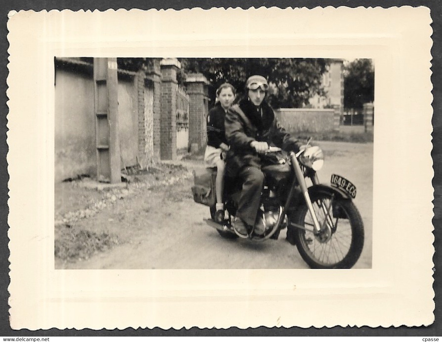 PHOTO Photographie Amateur - Homme Et Fillette Sur Moto Immatriculée 1649 EC6 - Automobile