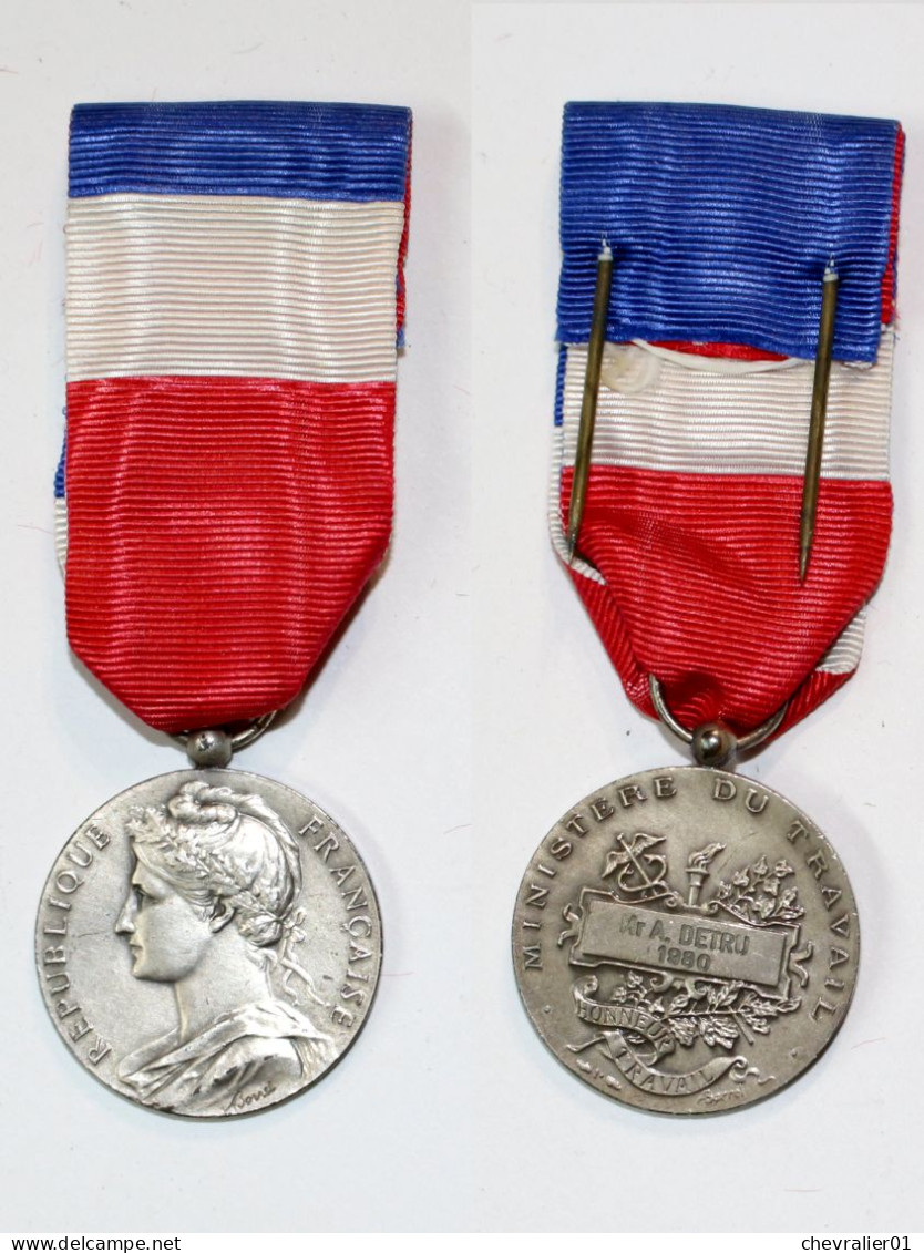 Médaille Civile-FR_004d_Ministère Du Travail_Argent_20 Ans_1980_21-02-3 - Professionals/Firms