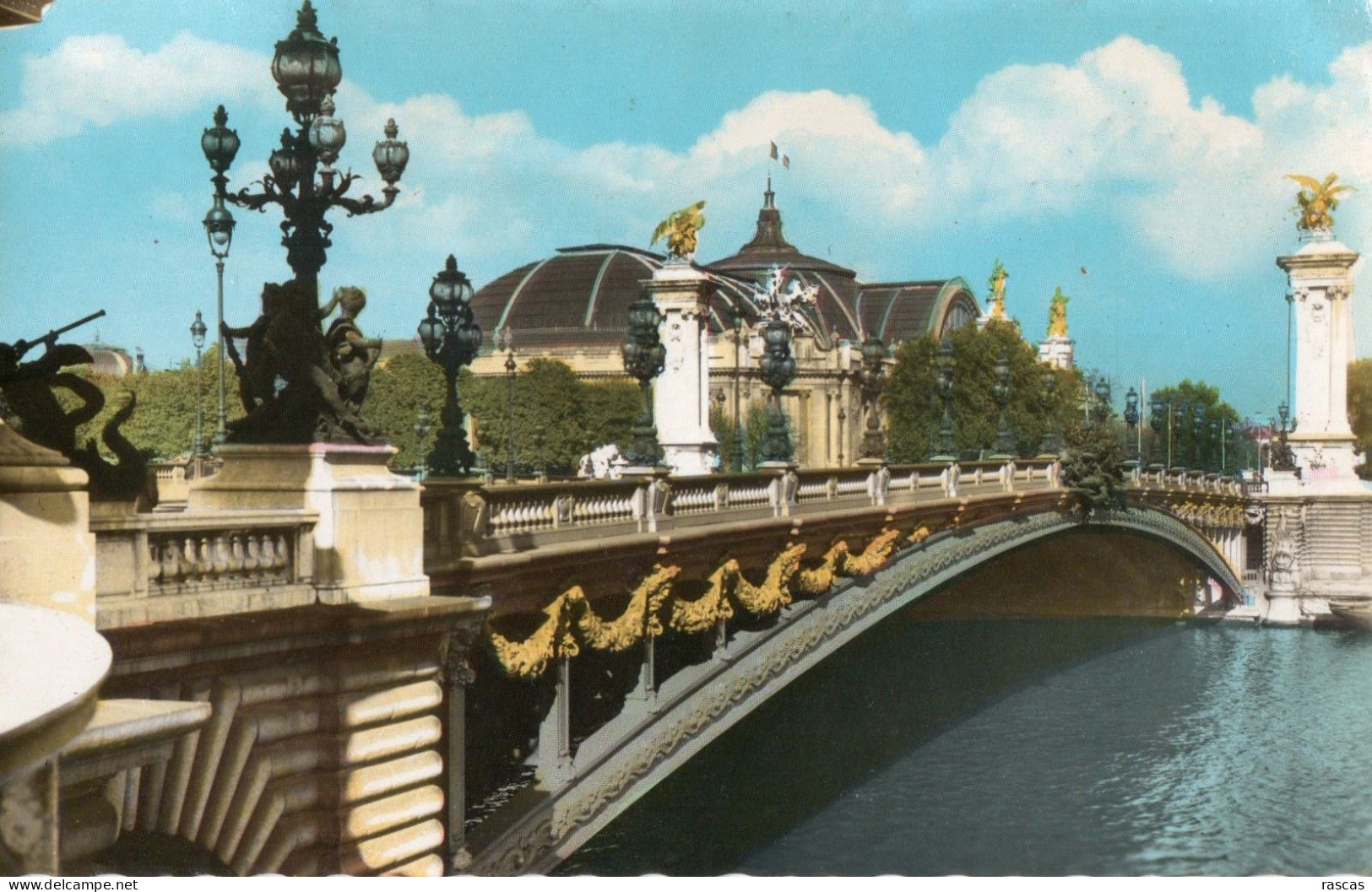 CPM - P - PARIS - PONT ALEXANDRE III ET GRAND PALAIS - Bruggen