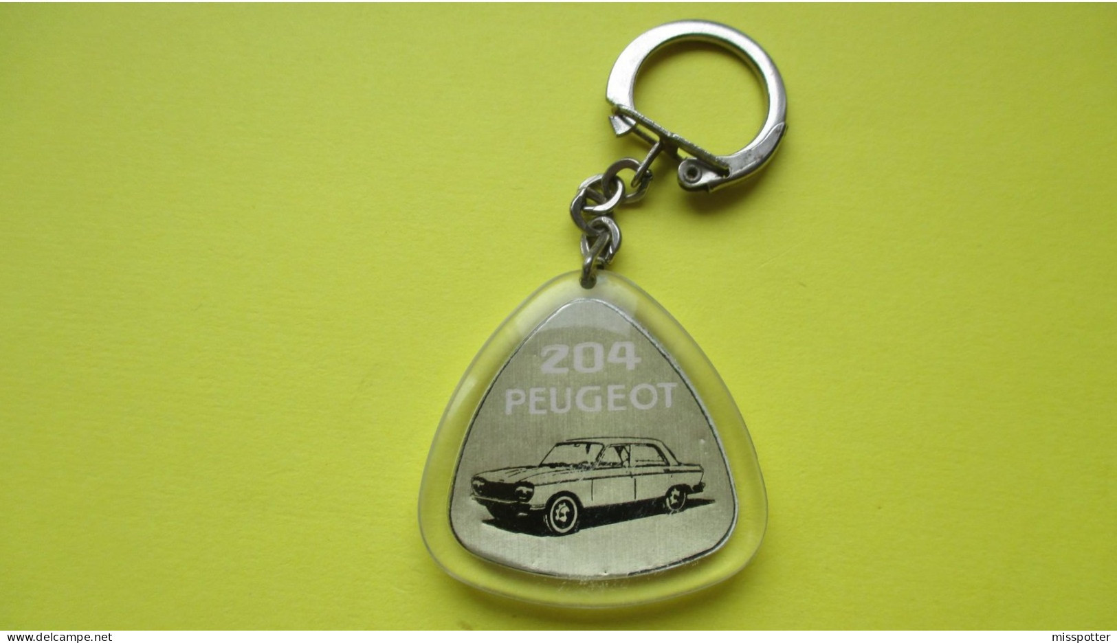 Porte Clé Années 60, PISTE JUNIOR PEUGEOT 204 - Porte-clefs