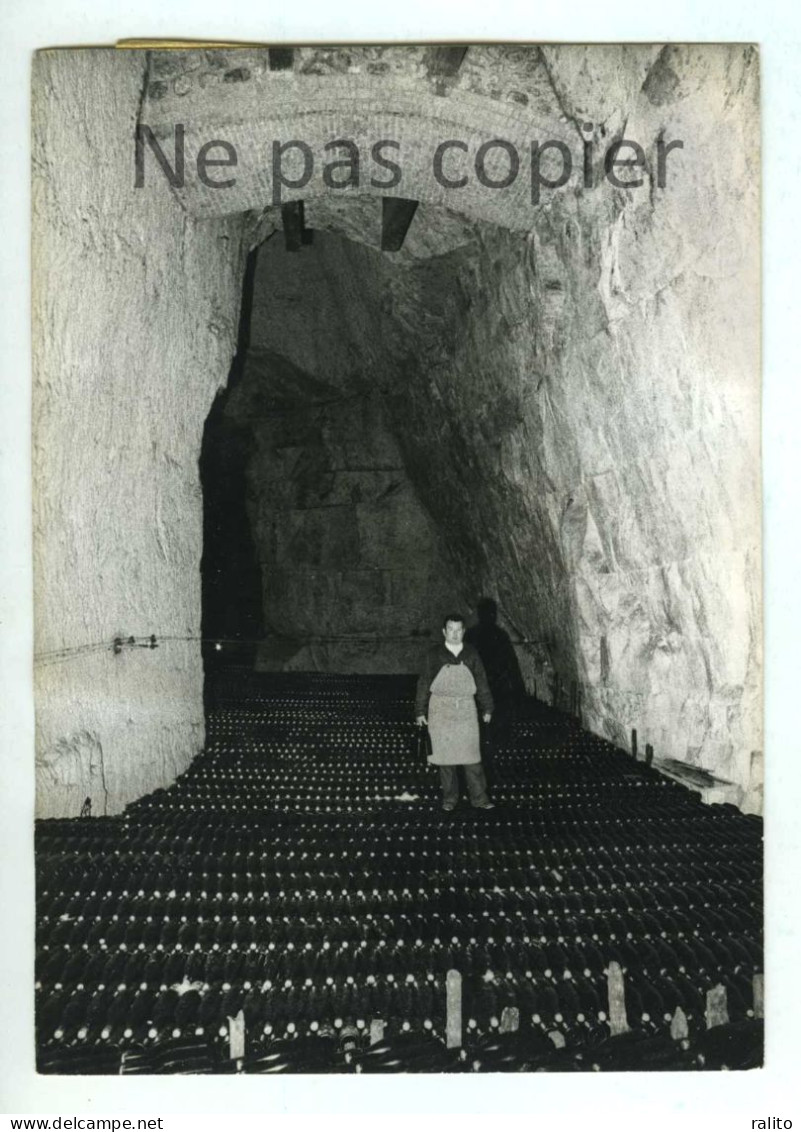 CHAMPAGNE HENRIOT 1975 Les Caves Et Les Bouteilles Photo 17,9 X 12,6 Cm - Sonstige & Ohne Zuordnung