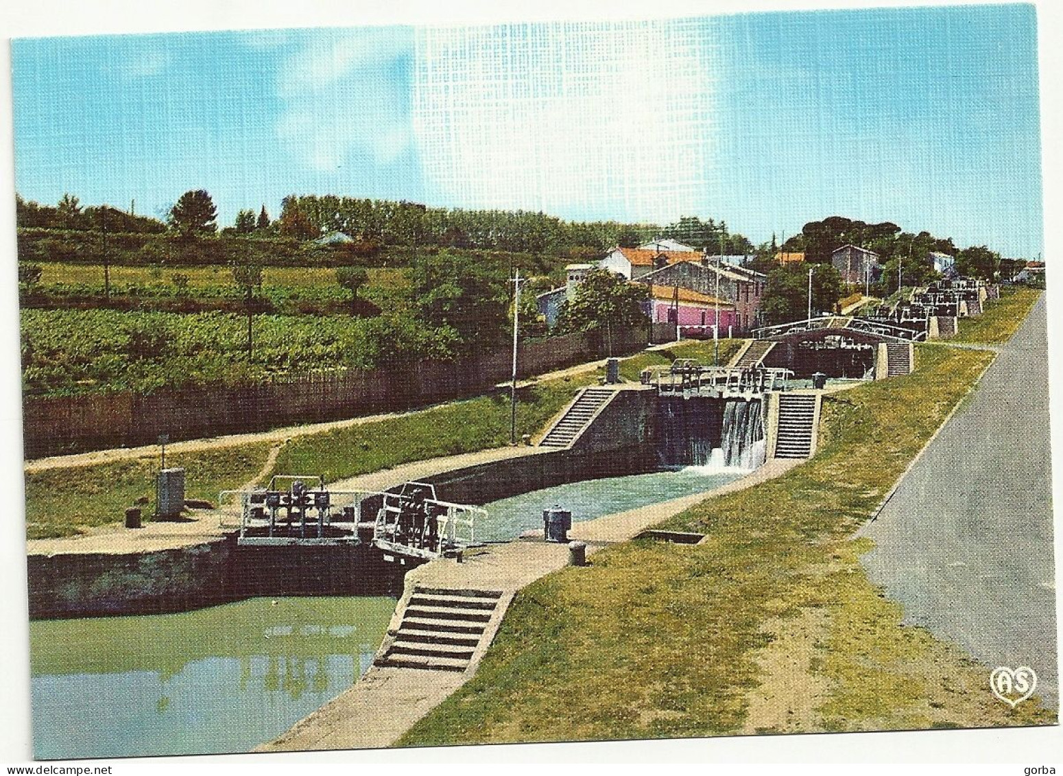 *CPM - 34 - BEZIERS - Les Neufs écluses - Canal Du Midi - Carte Toilée - Beziers