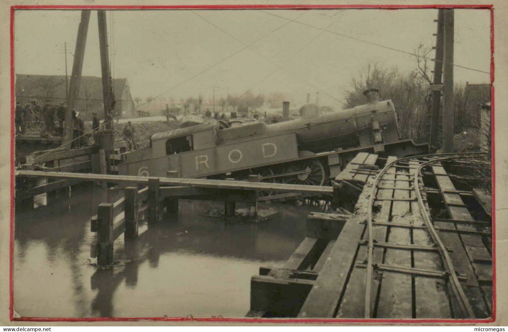 ROD Eng. 6 Derailed At Its Arrival In France 1914 - Photo Contrecollée Sur Carton - Trains