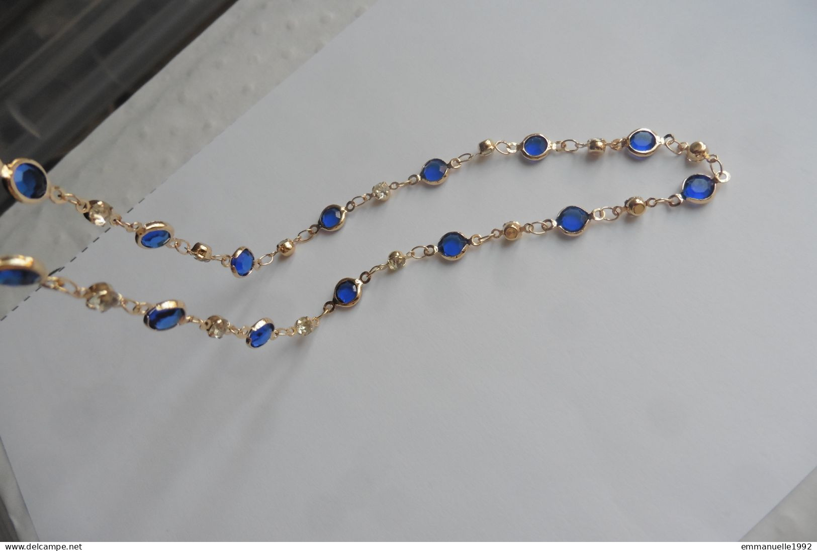 Cordon Chaine à Lunettes Métal Doré Strass Blanc Et Cristaux Bleu De Prusse Bleu Indigo Ou Foncé - Necklaces/Chains