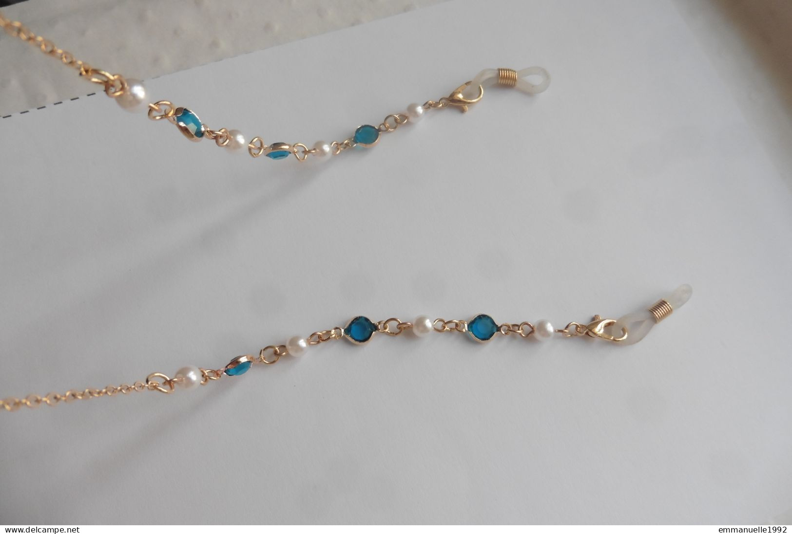 Cordon Chaine à Lunettes Métal Doré Cristaux Bleu Paon Et Perles Fines Imitation Blanc Nacré - Collares/Cadenas