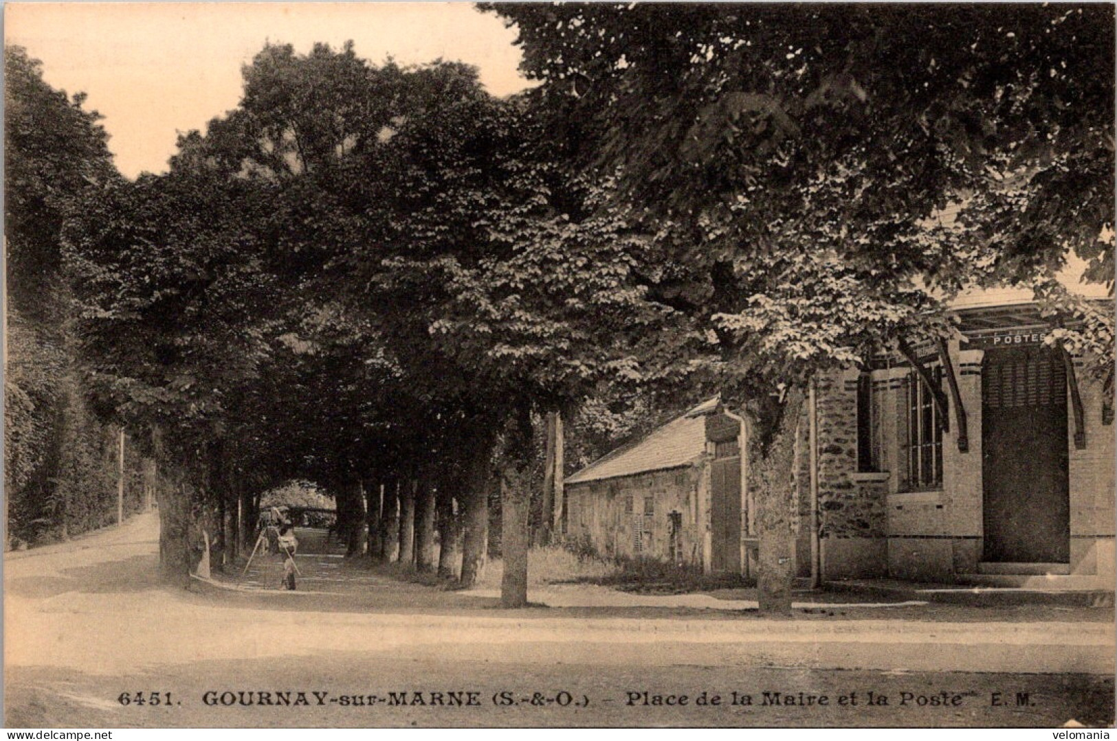 S16410 Cpa 93 Gournay Sur Marne -  Place De La Mairie Et La Poste - Gournay Sur Marne