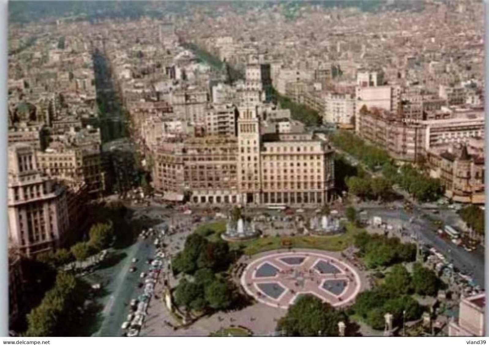 BARCELONA. -  Vista En Helicoptero. -  Place De Catalogne.    -   Non Circulée. - Barcelona