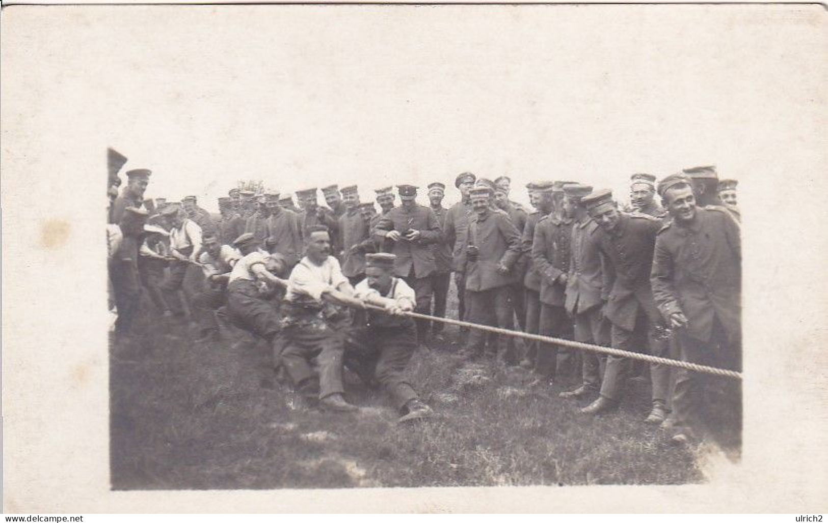 AK Foto Deutsche Soldaten Beim Tauziehen - Sport Unterhaltung - 1. WK  (69119) - War 1914-18