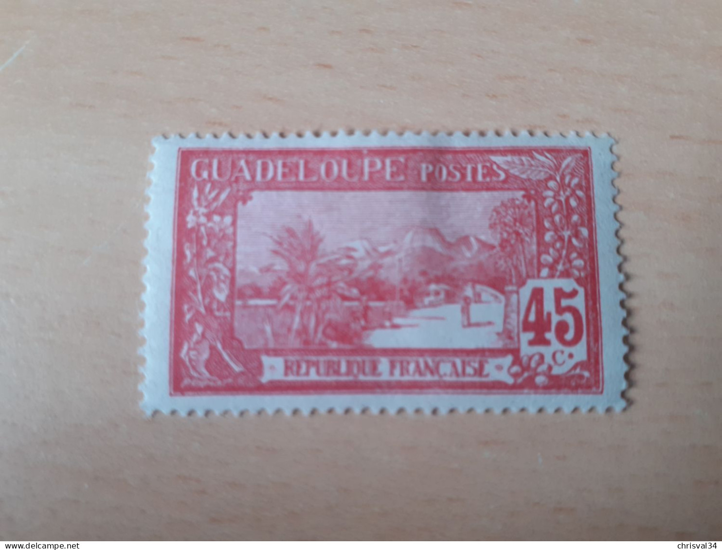 TIMBRE   GUADELOUPE       N  84     COTE  0,75   EUROS  NEUF  TRACE  CHARNIERE - Ungebraucht