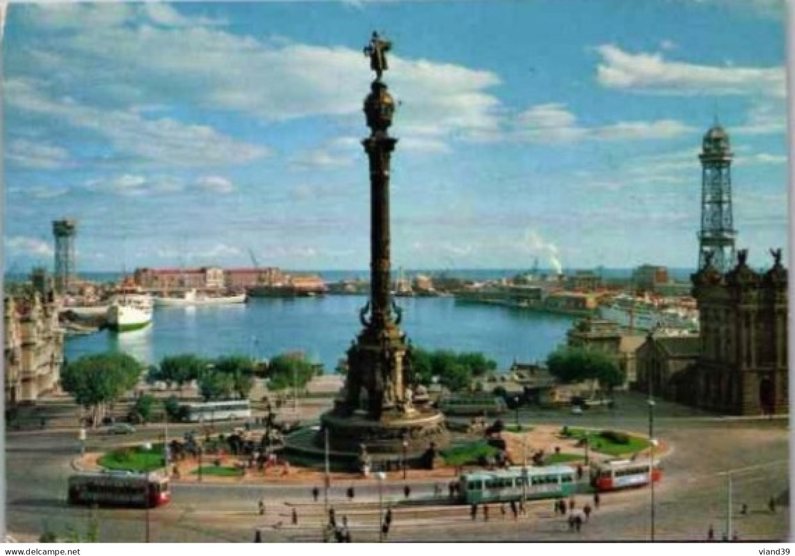 BARCELONA. -   Puerta Y Monumenta A Colon.  ( Port Et Bateaux ).   -   Non Circulée.  Dépôt Légal 1962 - Barcelona
