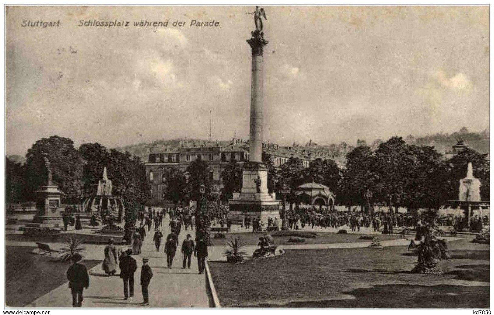 Stuttgart - Schlossplatz Während Der Parade - Stuttgart