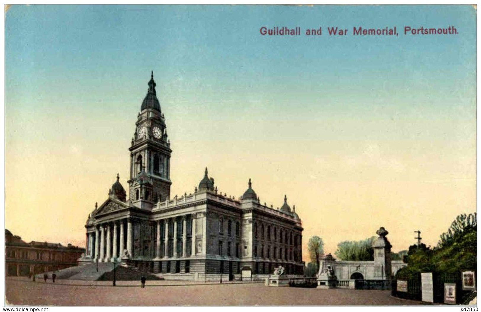 Portsmouth - Guildhall And War Memorial - Portsmouth