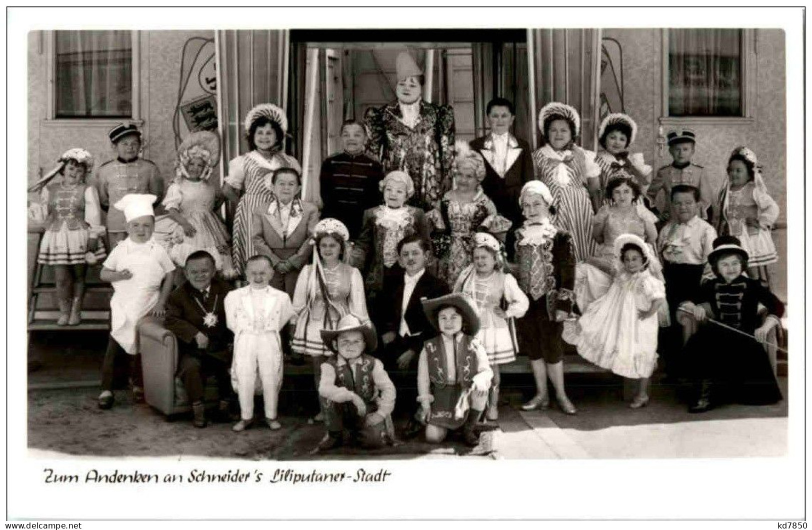 Zum Andenken An Schneiders Liliputaner Stadt - Zirkus