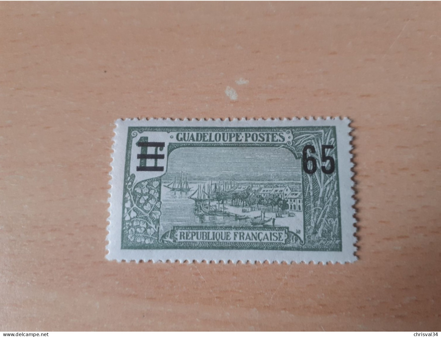 TIMBRE   GUADELOUPE       N  90     COTE  2,50   EUROS  NEUF  SANS  CHARNIERE - Nuovi