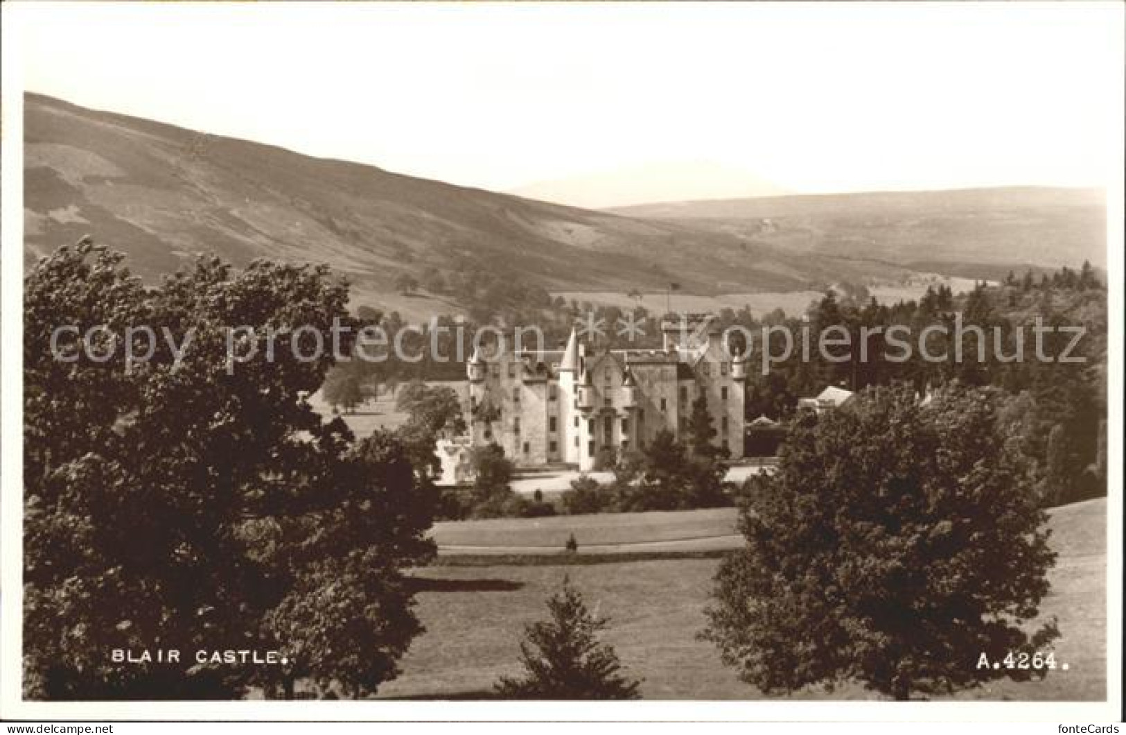 11777791 Blair Atholl Castle Valentine's Post Card  - Autres & Non Classés