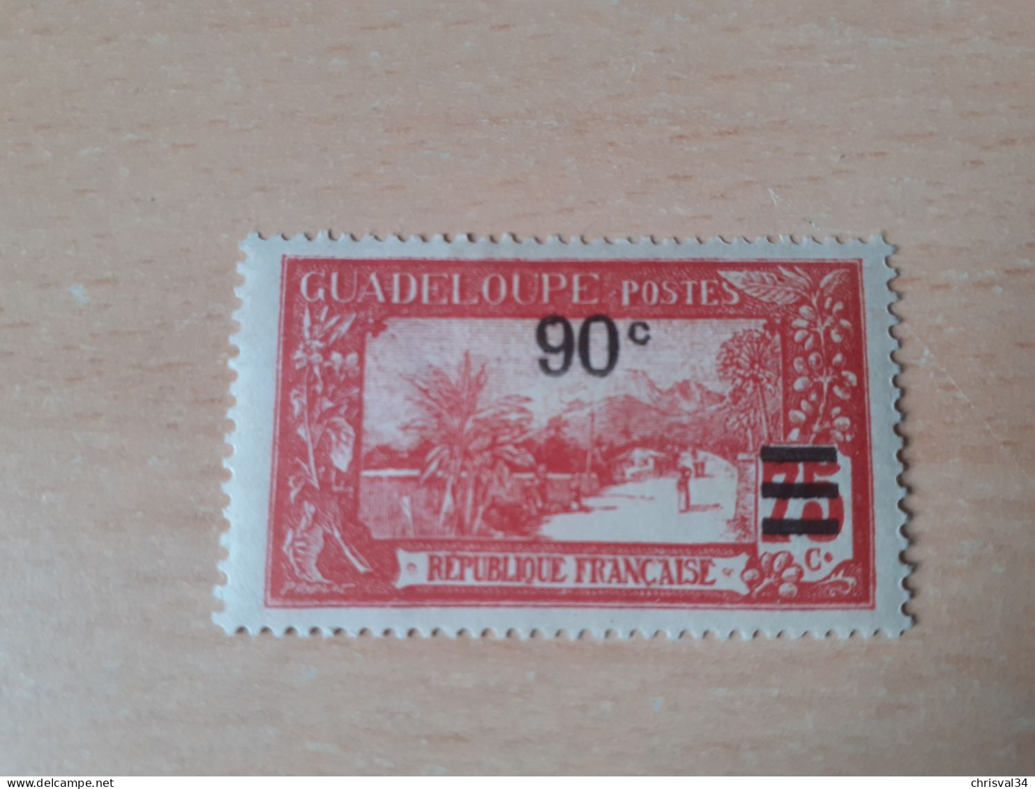 TIMBRE   GUADELOUPE       N  92     COTE  1,75   EUROS  NEUF  TRACE  CHARNIERE - Ongebruikt