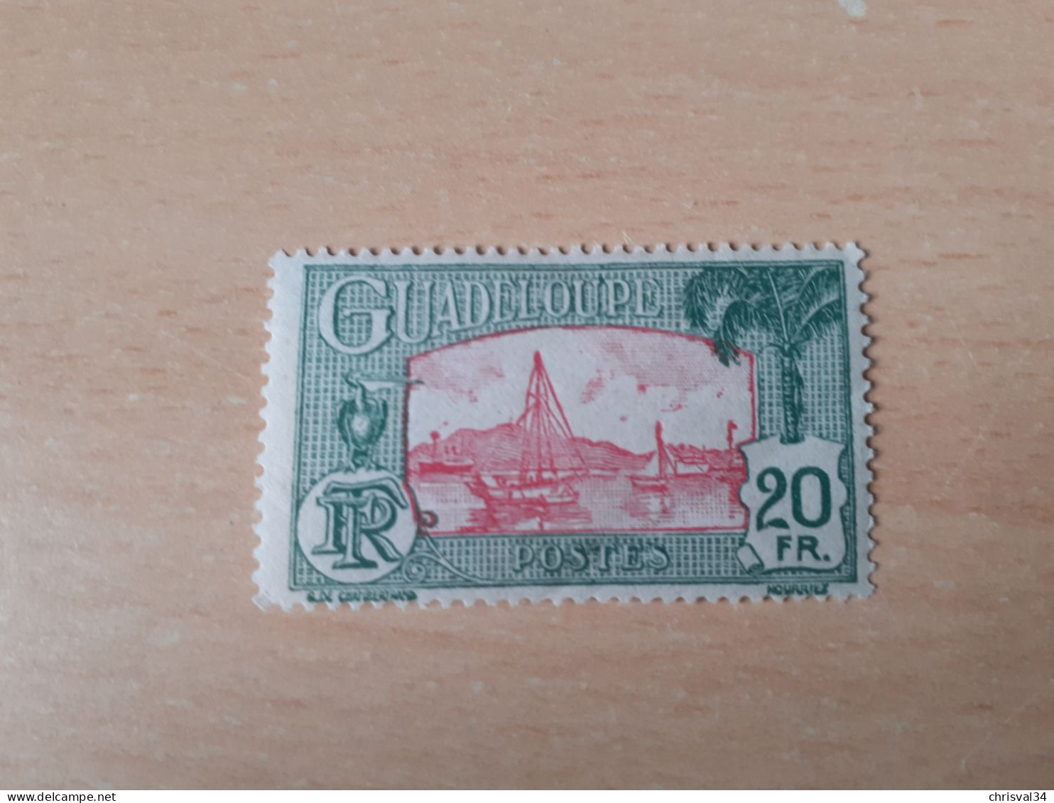 TIMBRE   GUADELOUPE       N  122    COTE  1,75   EUROS  NEUF  TRACE  CHARNIERE - Ungebraucht