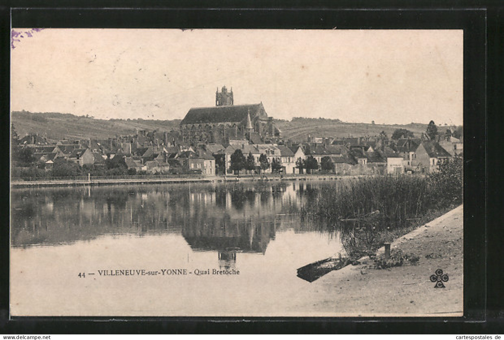 CPA Villeneuve-sur-Yonne, Quai Bretoche  - Villeneuve-sur-Yonne