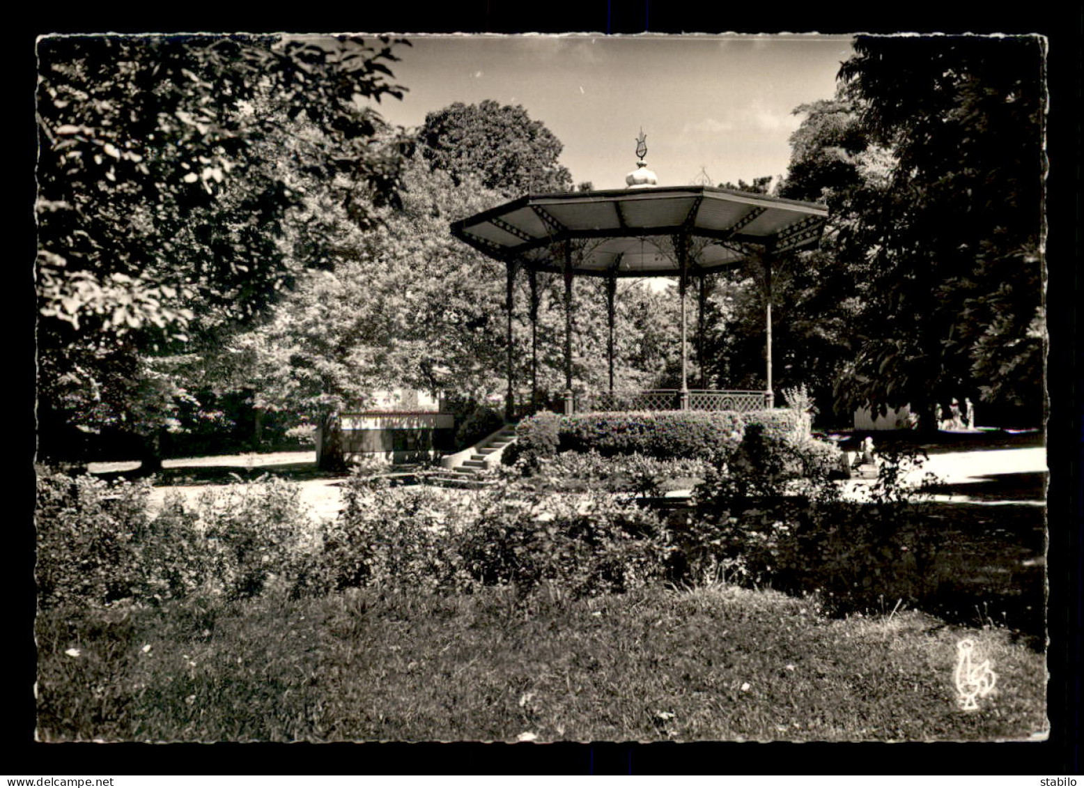 22 - GUINGAMP - KIOSQUE A MUSIQUE DANS LE JARDIN BILLOT - Guingamp