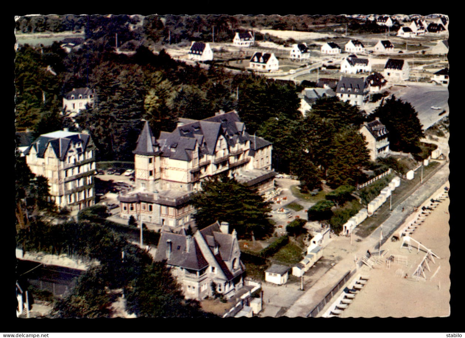 22 - SAINT-CAST - VUE AERIENNE - GRAND HOTEL "AR-VRO" - Saint-Cast-le-Guildo