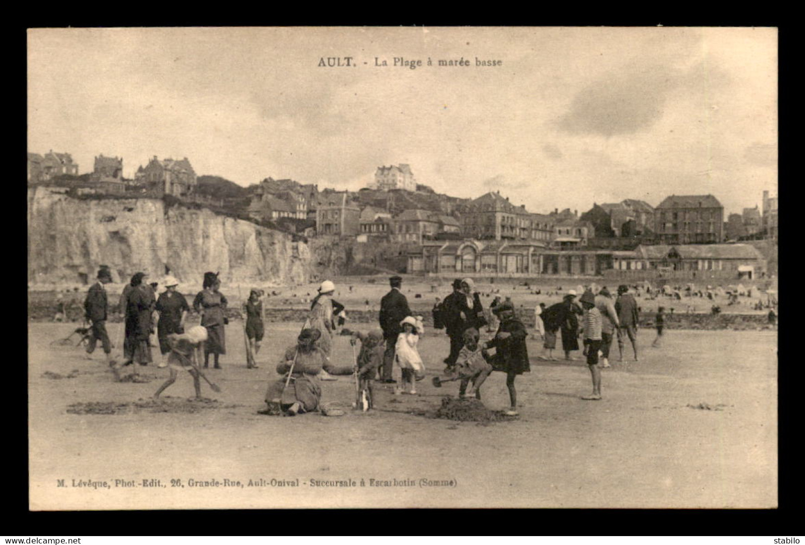 80 - AULT - LA PLAGE A MAREE BASSE - CHATEAUX DE SABLE - Ault