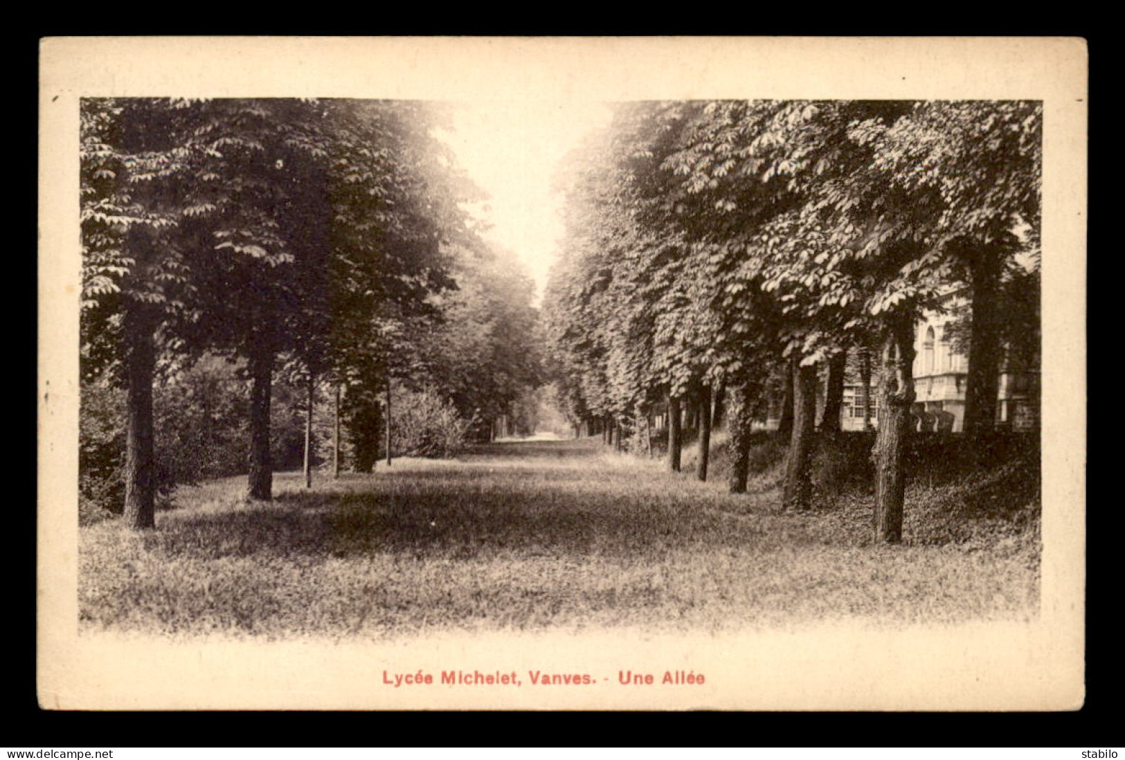 92 - VANVES - LYCEE MICHELET - UNE ALLEE - Vanves