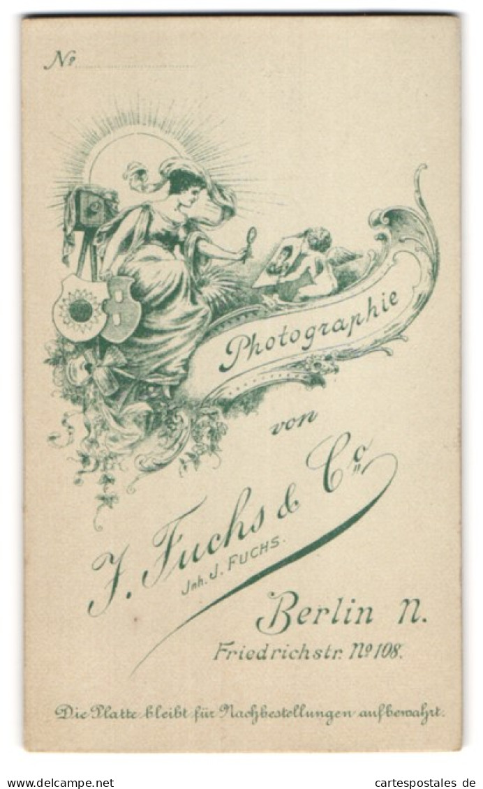 Fotografie J. Fuchs & Co., Berlin, Friedrichstr. 108, Jugendstil Dame Betrachtet Fotografie Mit Lupe, Plattenkamera  - Anonymous Persons