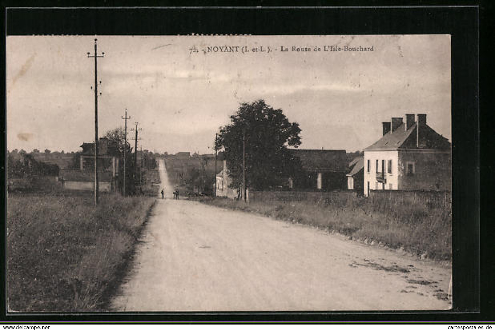 CPA Noyant, La Route De L`Isle-Bouchard  - L'Île-Bouchard