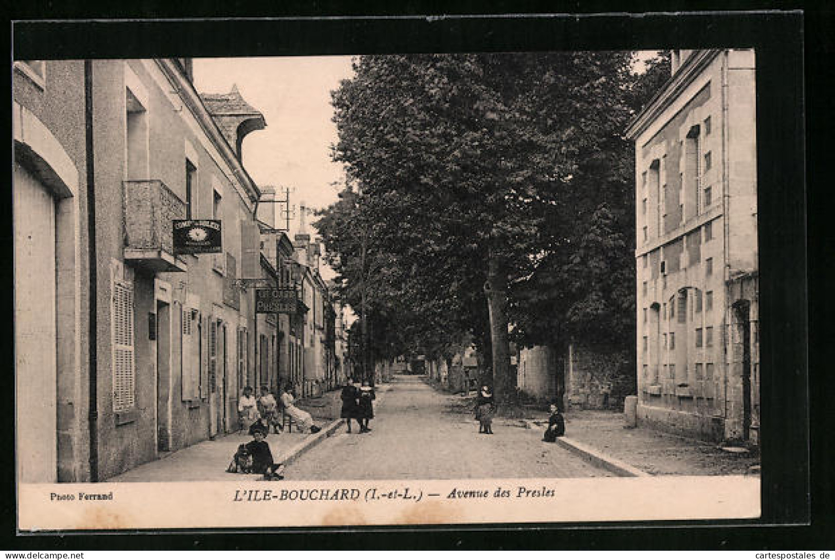CPA L`Ile Bouchard, Avenue Des Presles  - L'Île-Bouchard
