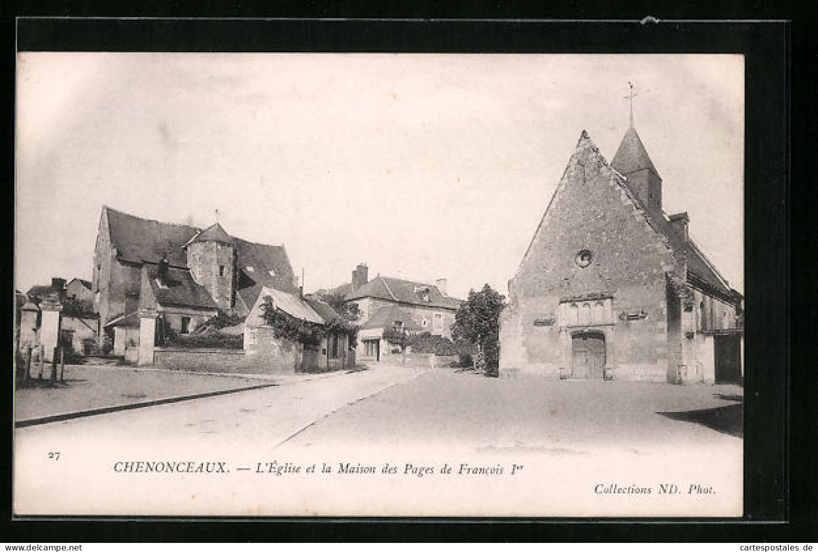 CPA Chenonceaux, L`Église Et La Maison Des Pages De Francois Ier  - Chenonceaux