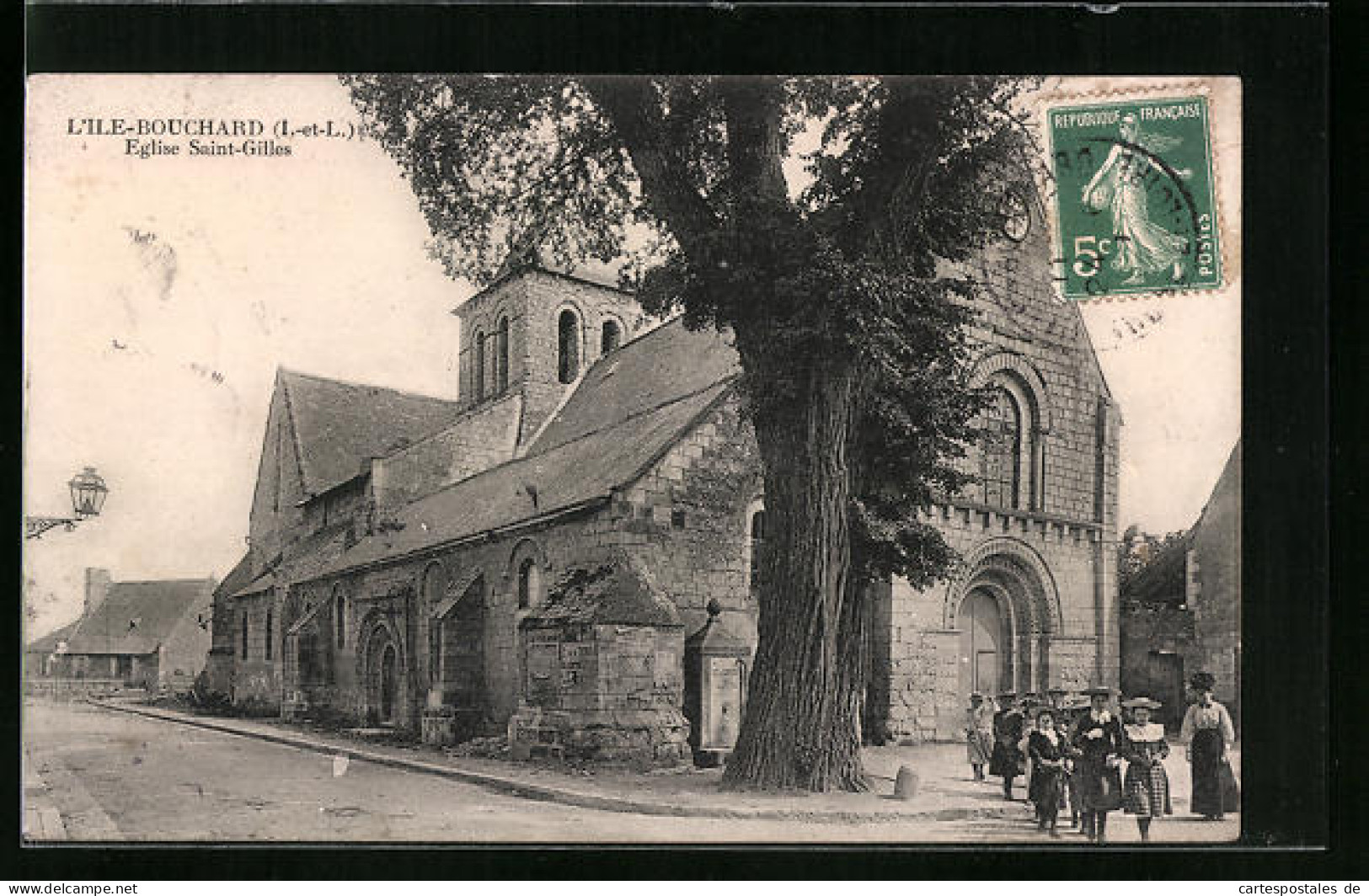 CPA L`Ile-Bouchard, Eglise Saint-Gilles  - L'Île-Bouchard