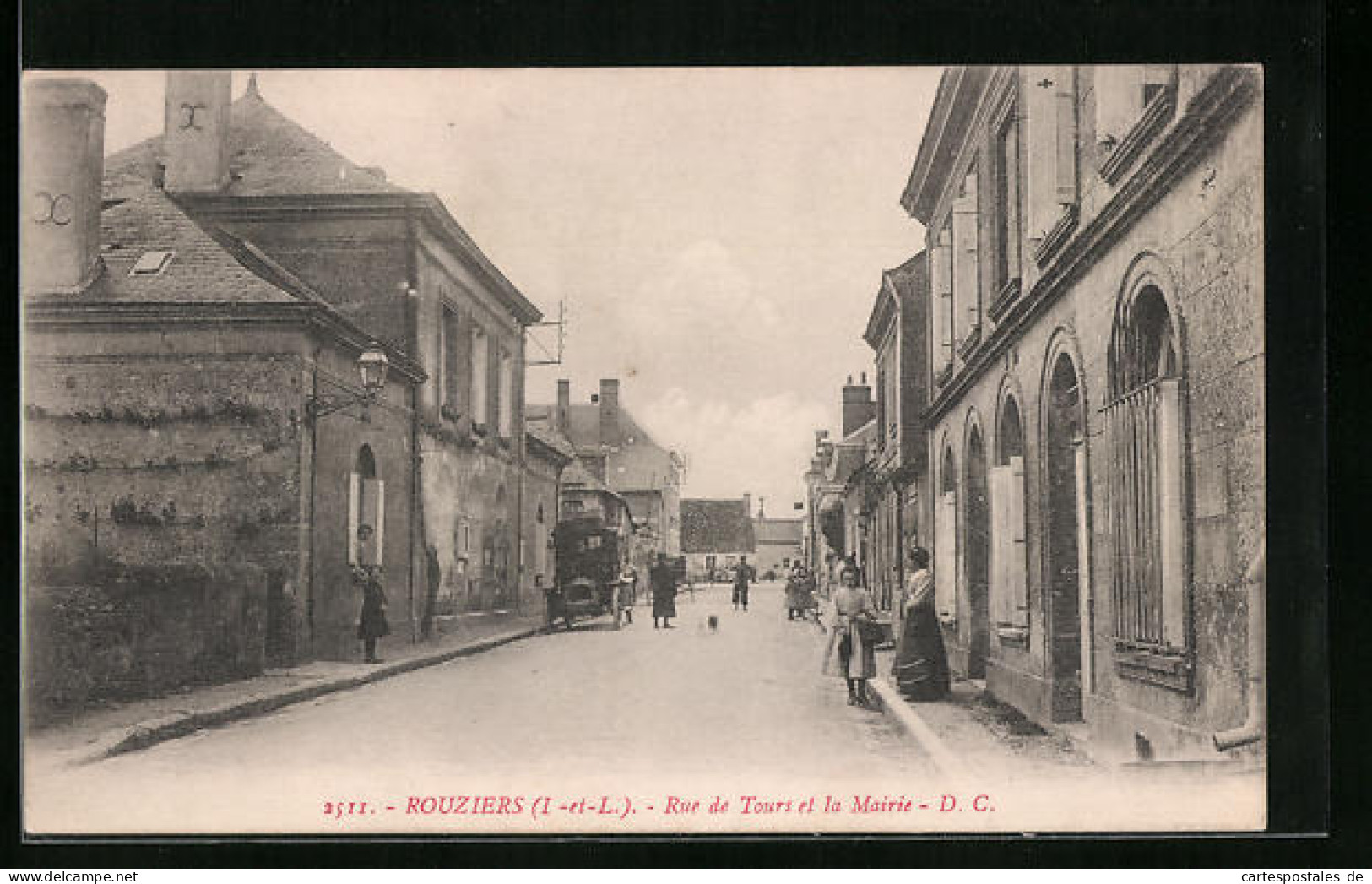 CPA Rouziers, Rue De Tours Et La Mairie  - Tours