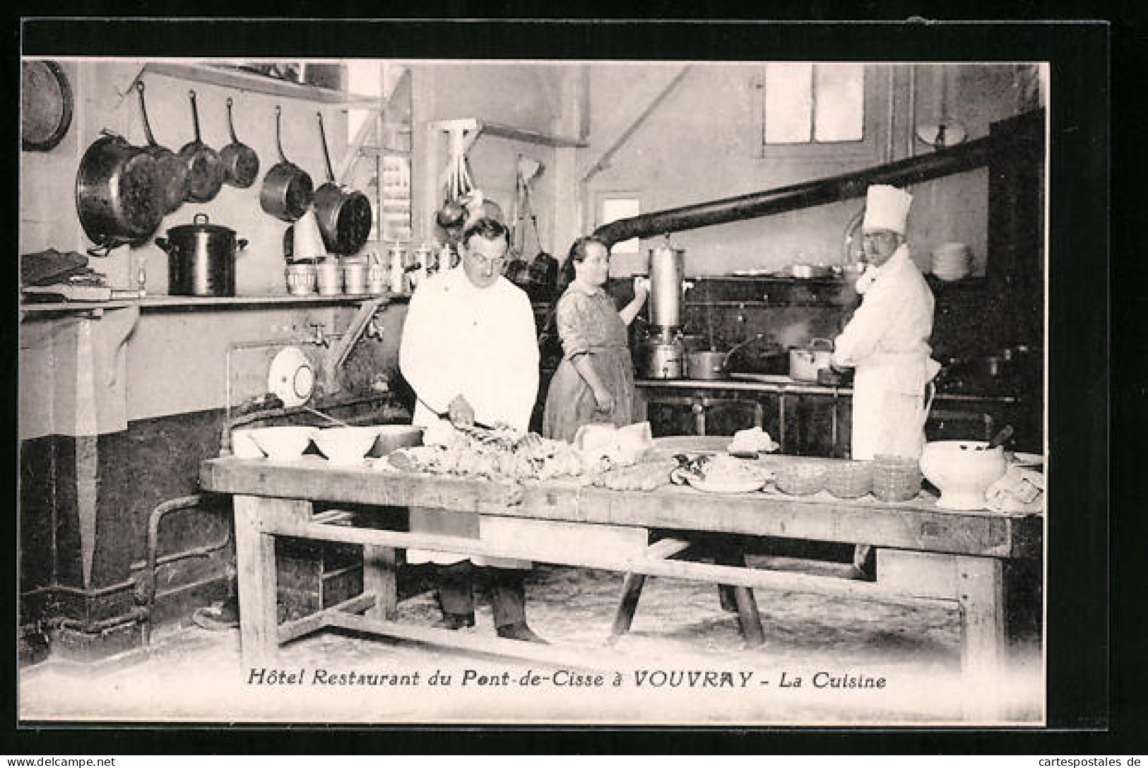 CPA Vouvray, Hôtel Restaurant Du Pont-de-Cisse, La Cuisine  - Vouvray